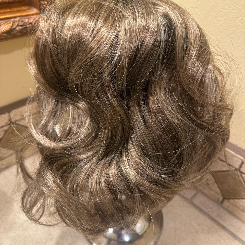 Elegant Brown Wavy Hair Topper